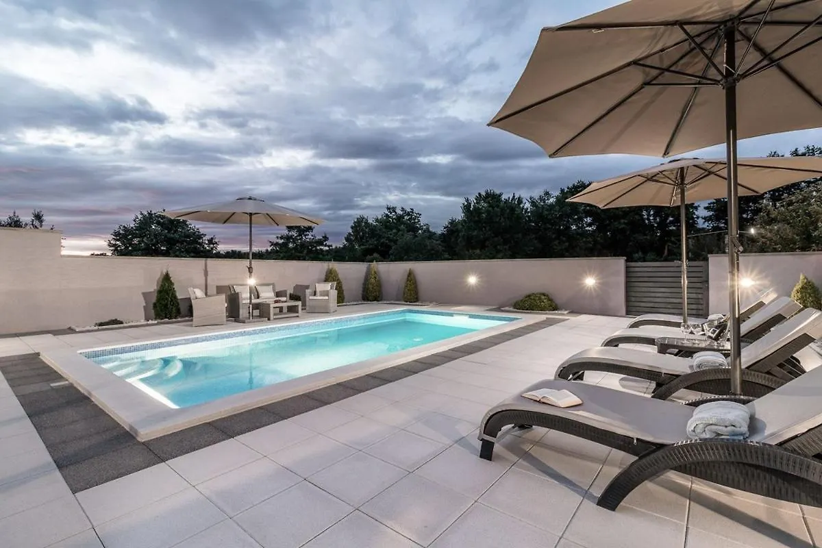 Holiday home Villa Paola Vodnjan